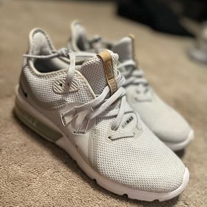 Nike air max light gray